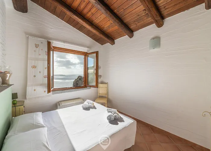 Daire Azure Escape Coast *